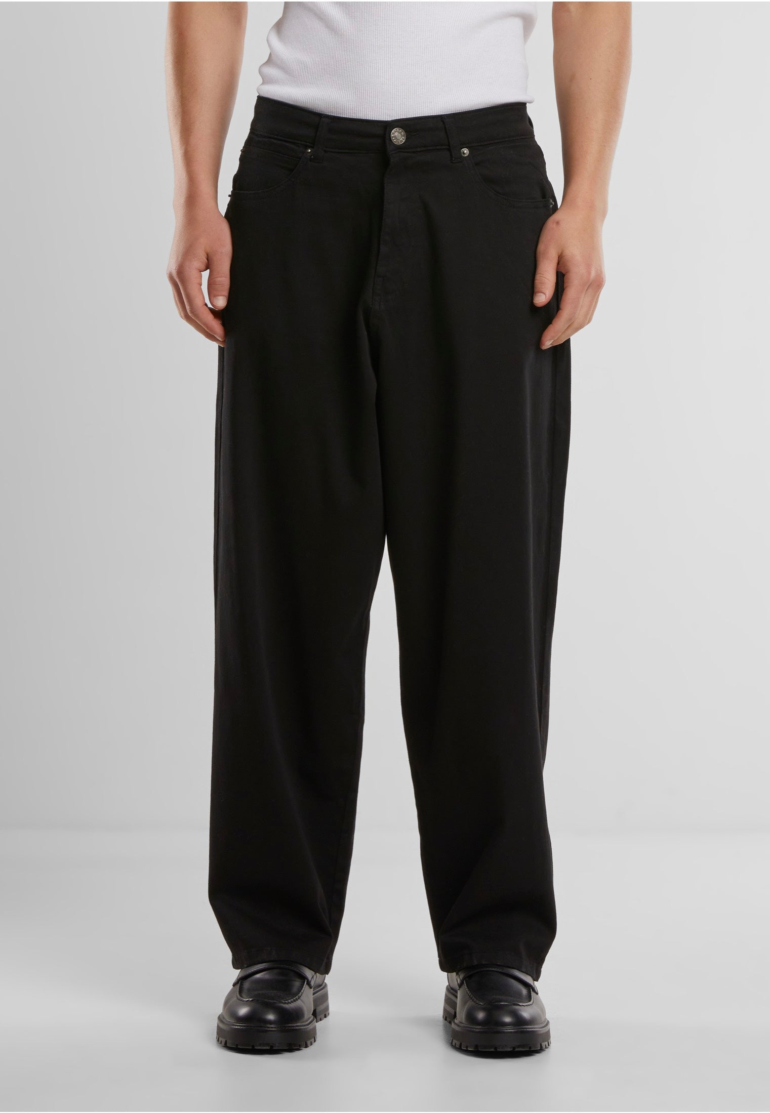Urban Classics - Tapered Twill Baggy Black - Pants | Men-Image