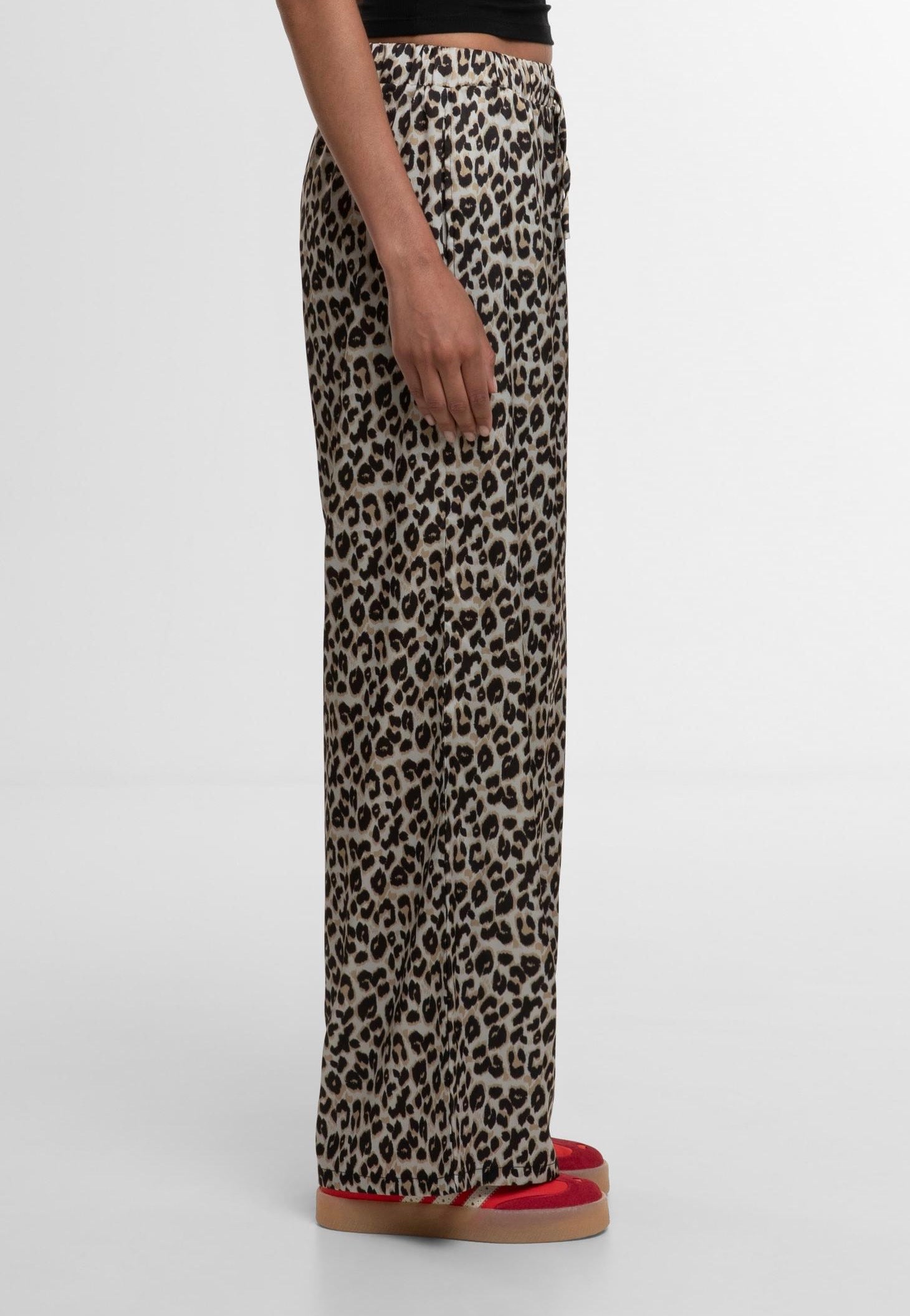 Urban Classics - Ladies Leo Resort Leo - Pants | Women-Image