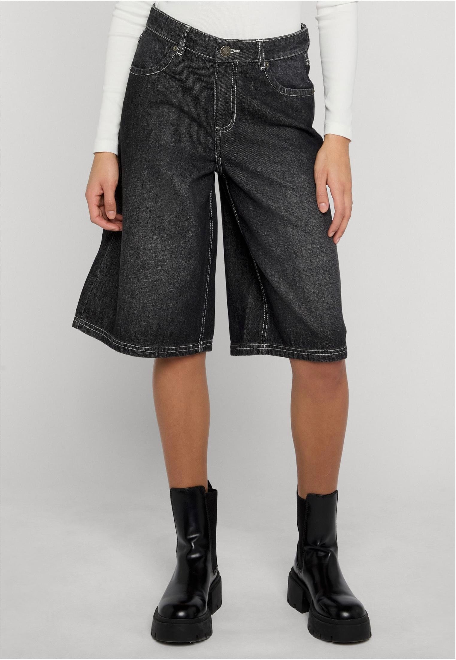 Urban Classics - Ladies Denim Bermuda Black Washed - Shorts | Women-Image
