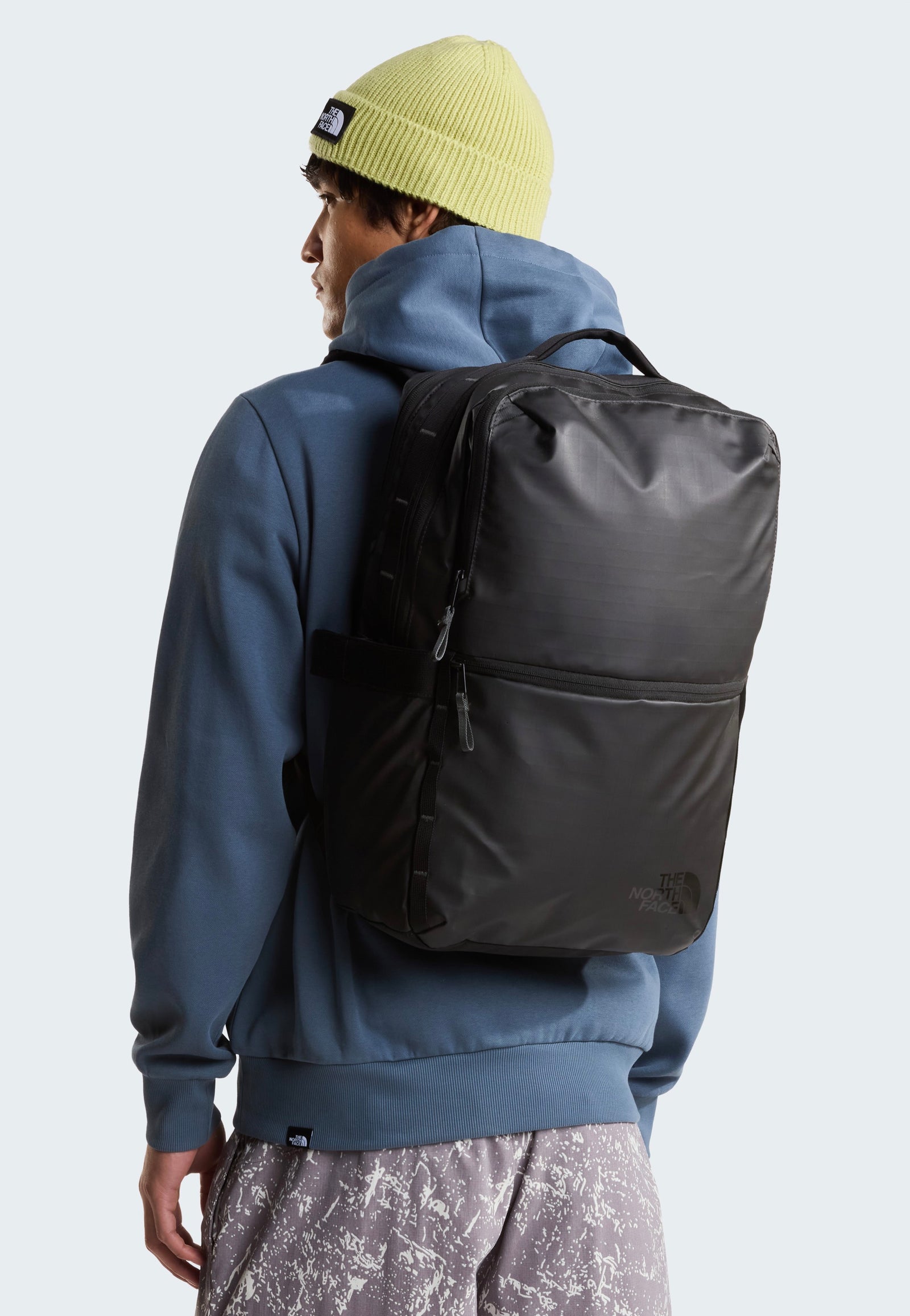 The North Face 26L Base Camp Voyager Daypack, Black Asphalt