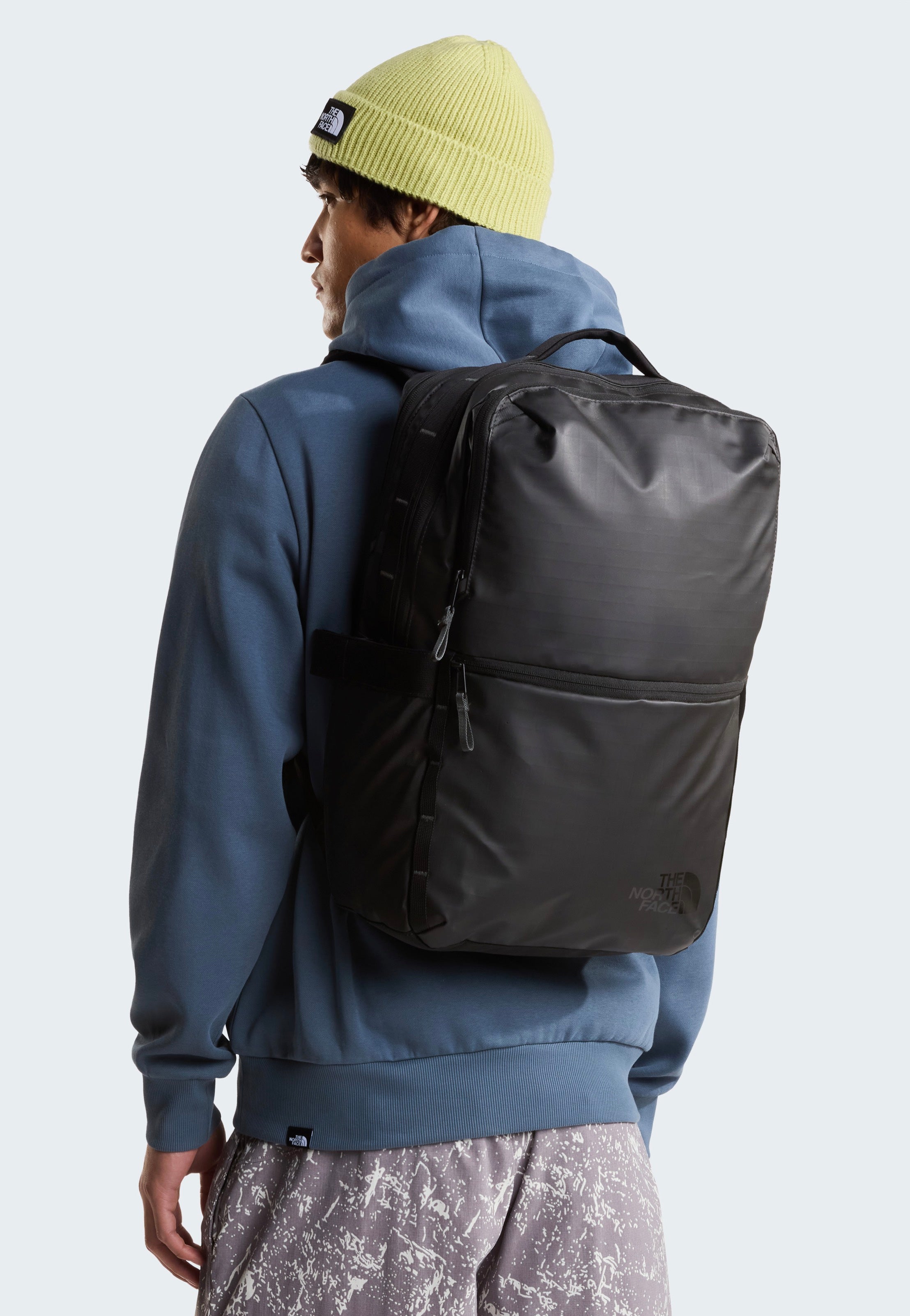 The North Face 26L Base Camp Voyager Daypack, Black Asphalt