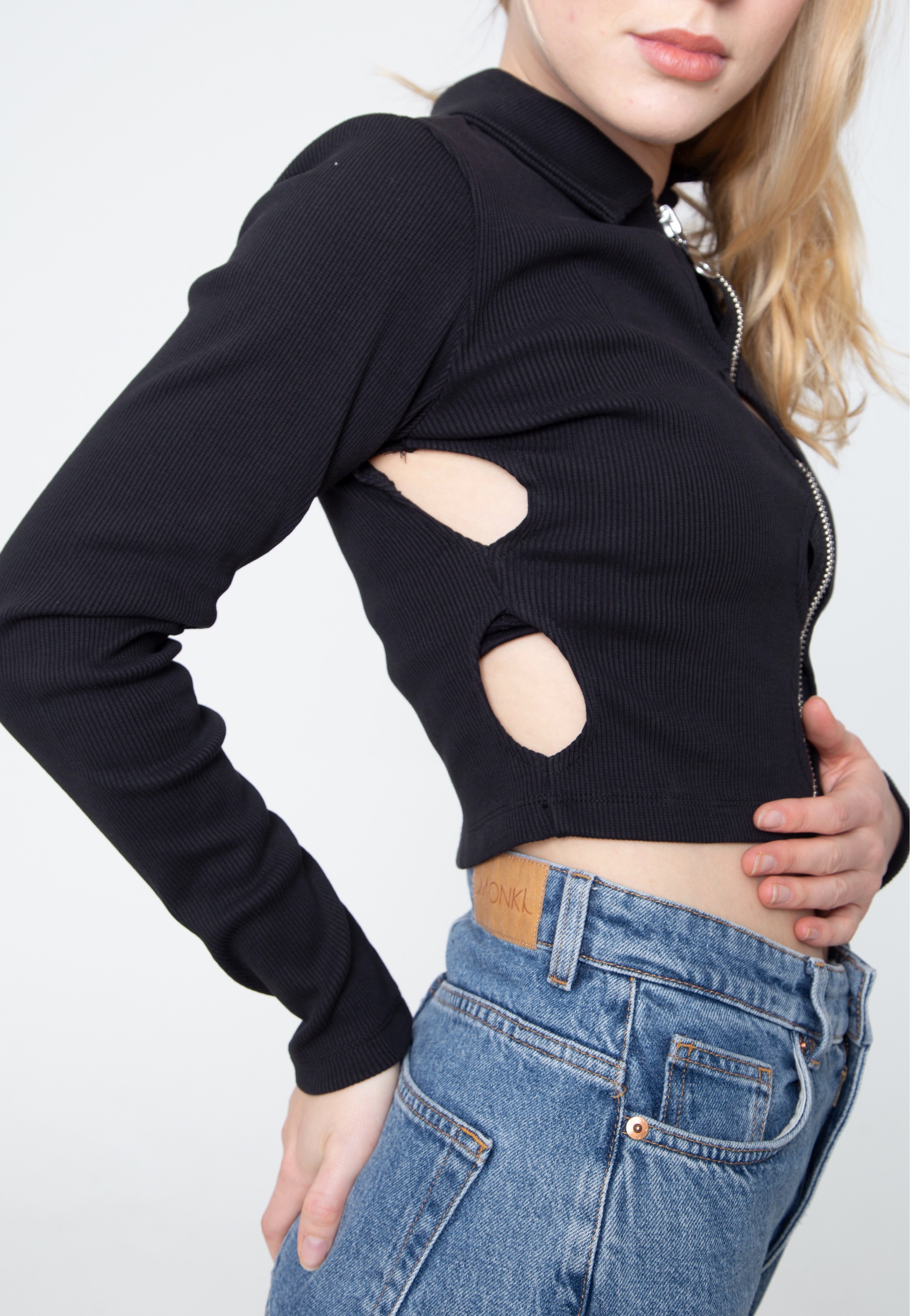 The Ragged Priest - Wednesday Black - Top | Women-Image