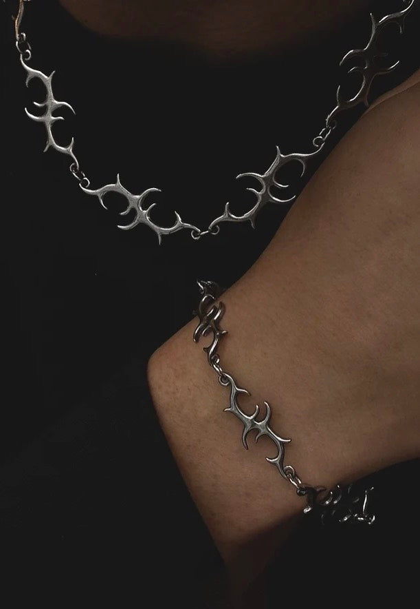 Fainz Tribal Silver Collier | Neutral-Image