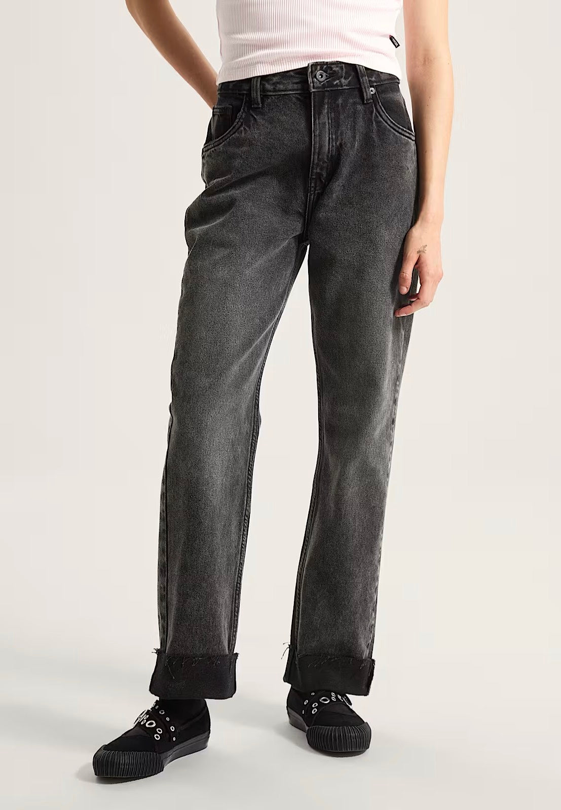 Vans - Annabelle Straight Leg Stonewash Black - Jeans | Women-Image