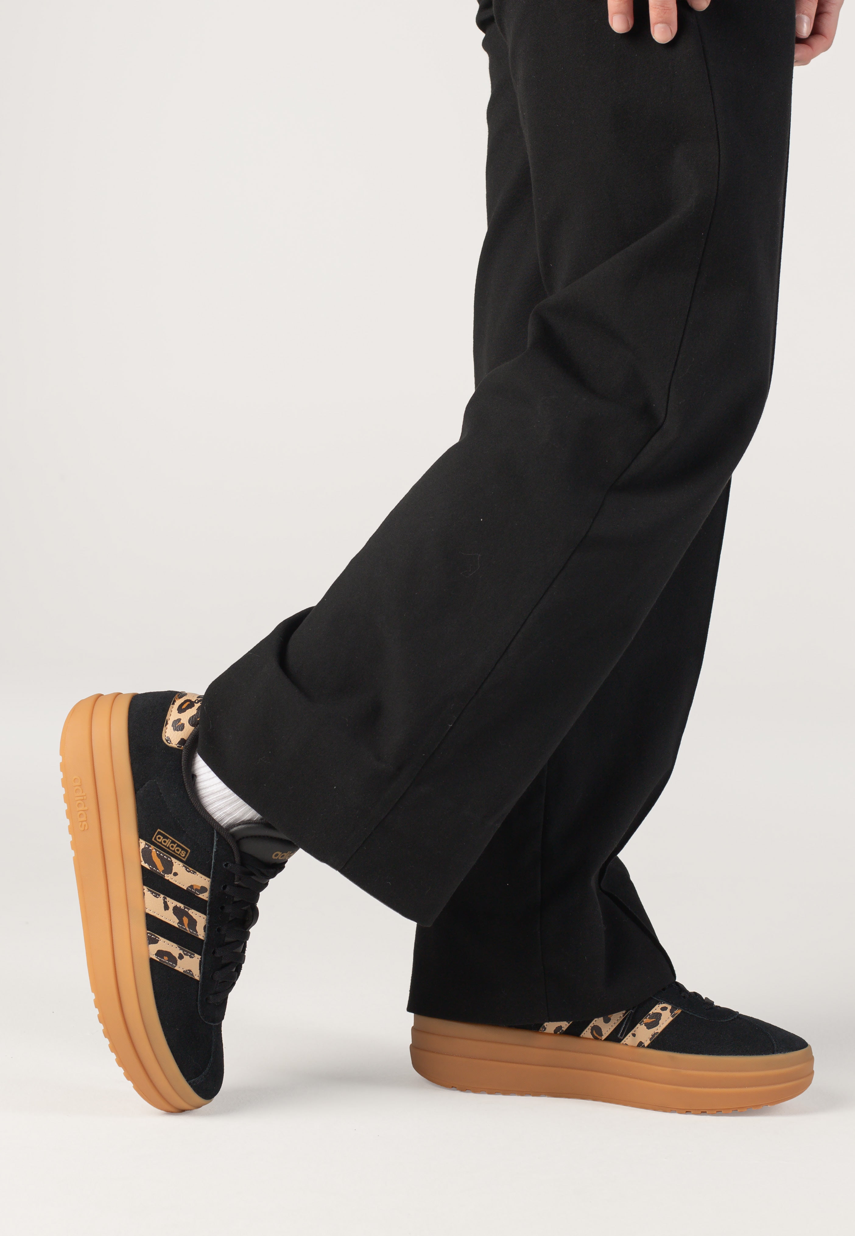 Adidas - VL Court Bold Cblack/Magbei/Dbrown - Girl Shoes