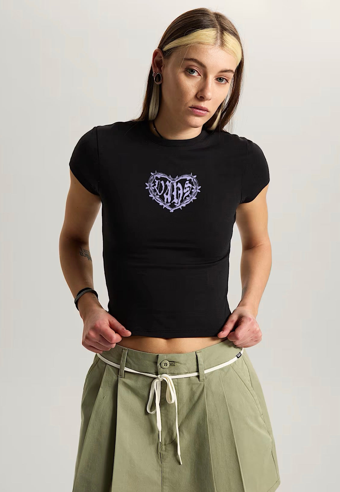 Vans - Barbed Heart W Black - T-Shirt | Women-Image