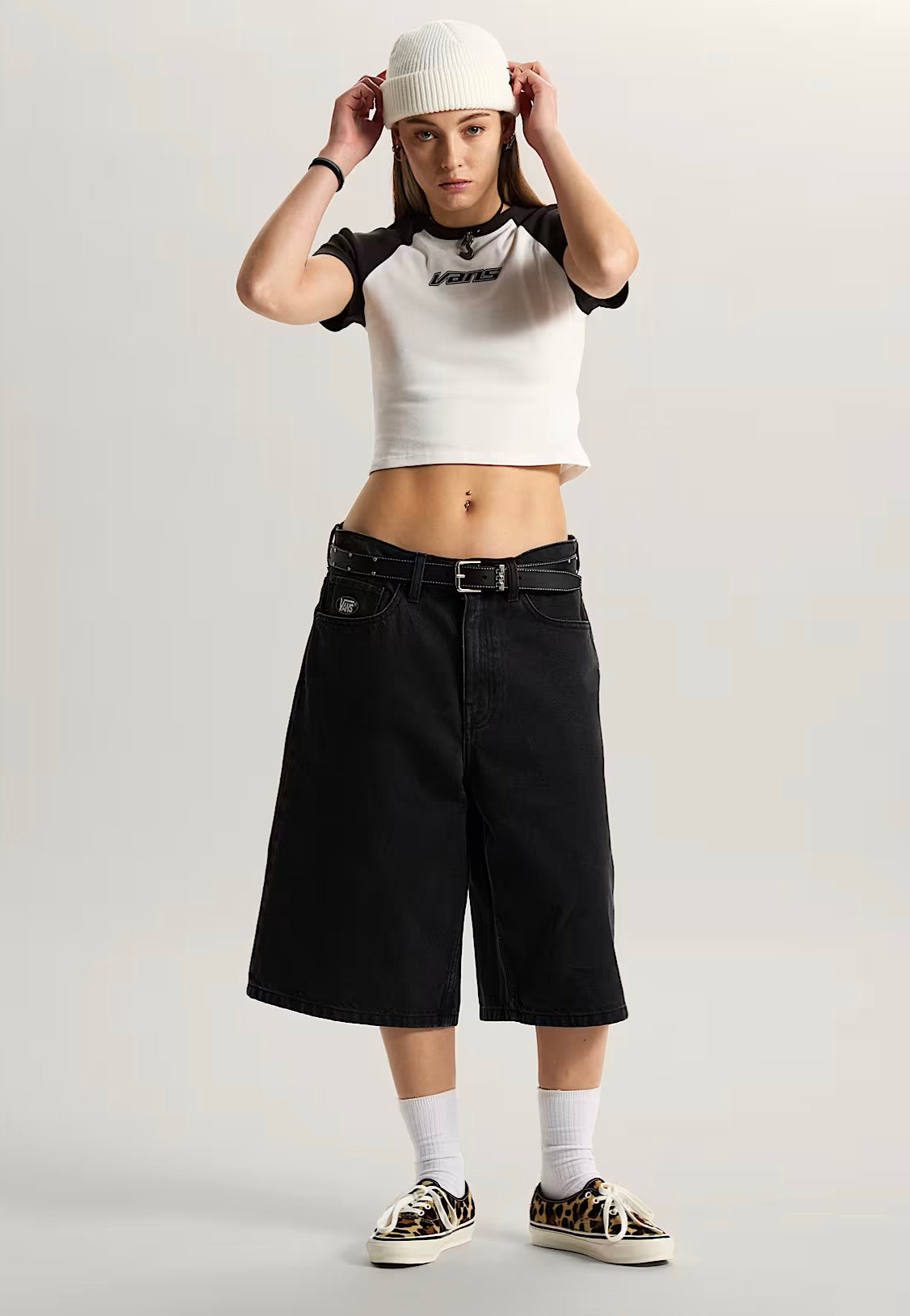 Vans - Clare True White/Black - T-Shirt | Women-Image