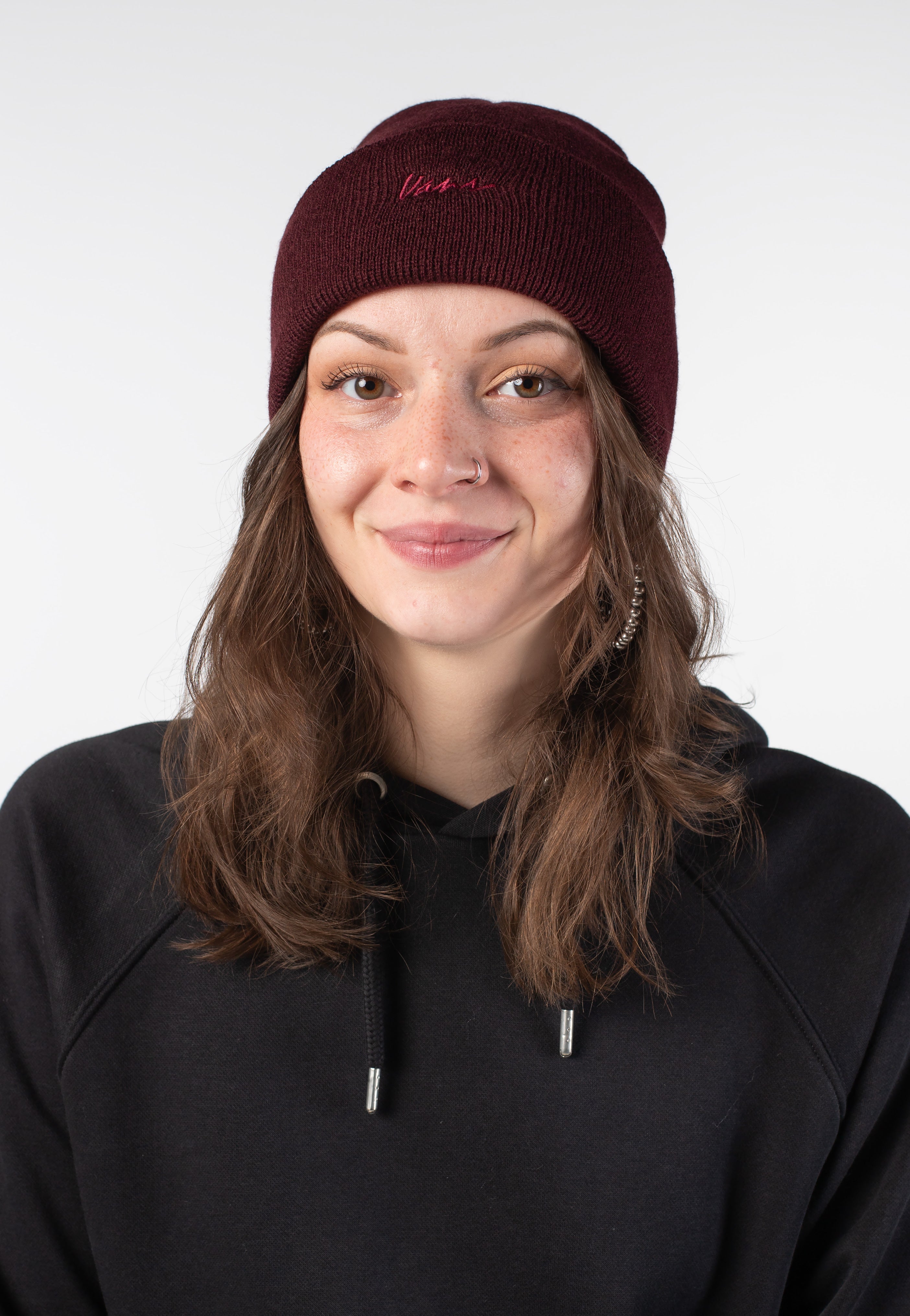Vans - Classic Script Tall Cuff Dark Port - Beanie | Neutral-Image