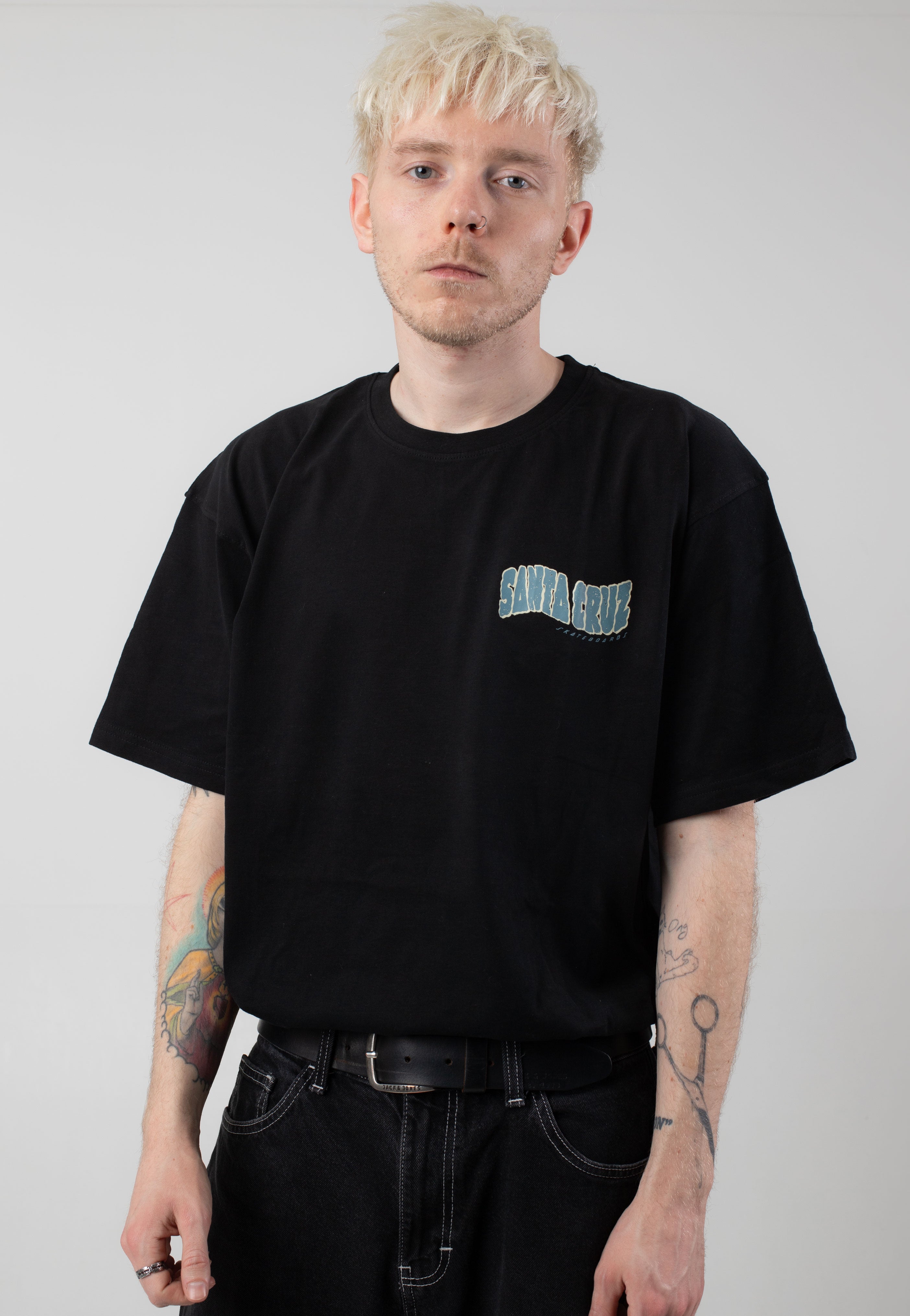 Santa Cruz - Tiki Hand Strip Black - T-Shirt | Men-Image