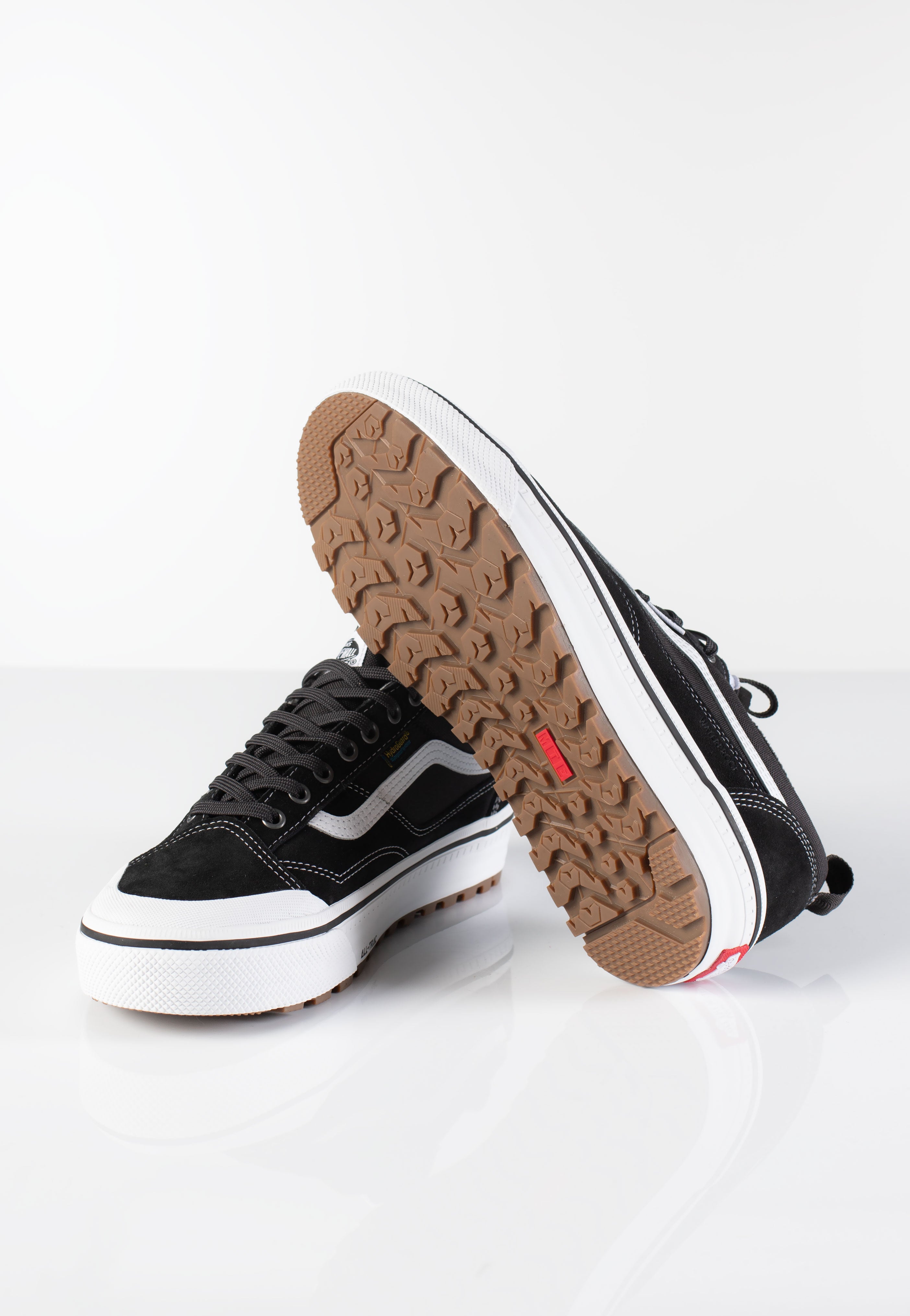 Vans - MTE Old Skool Waterproof Insulated Black/White - Shoes | Neutral-Image