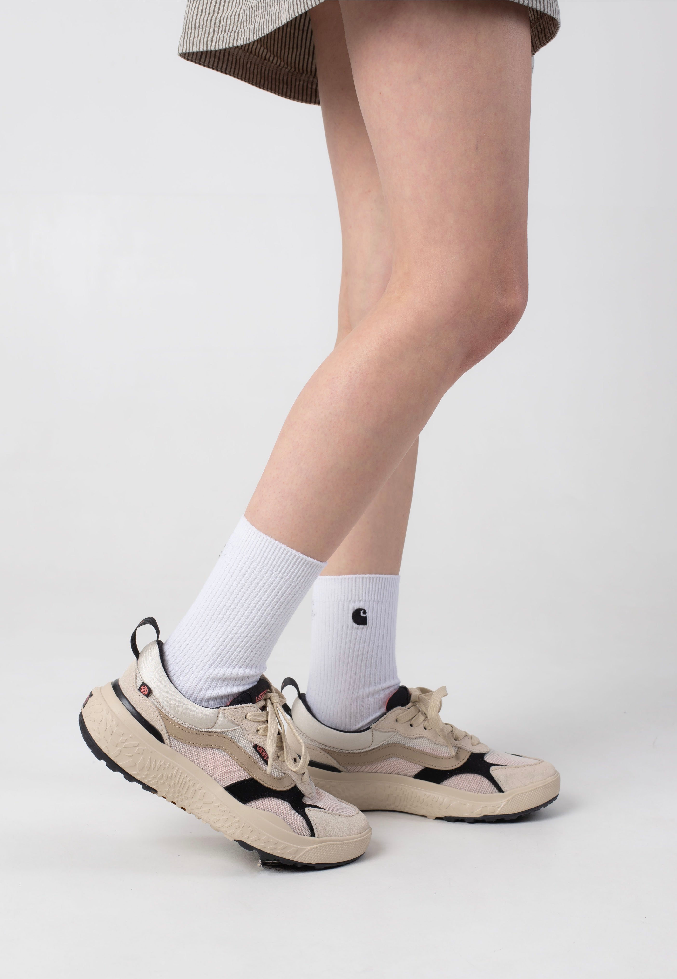 Vans - MTE Ultrarange Neo VR3 Black/Blush - Girl Shoes | Women-Image