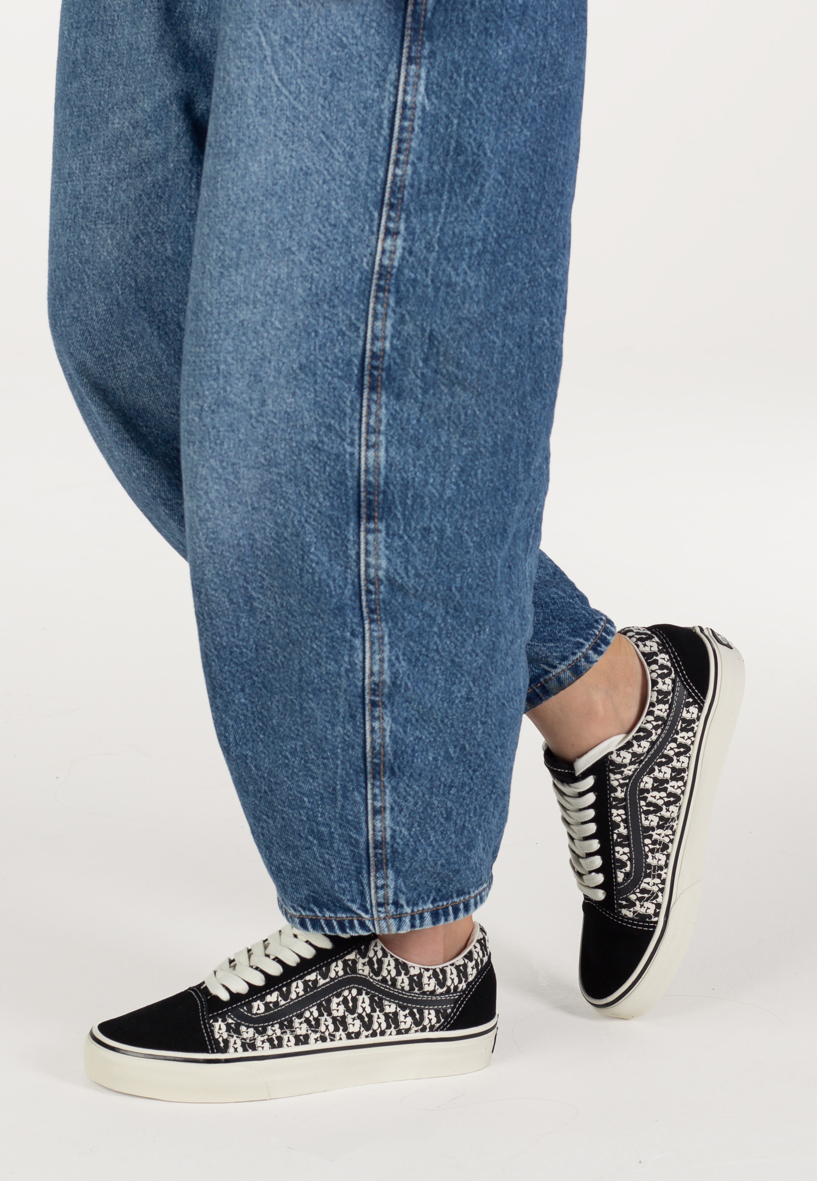 Vans - Old Skool Black/Marshmallow - Shoes | Women-Image