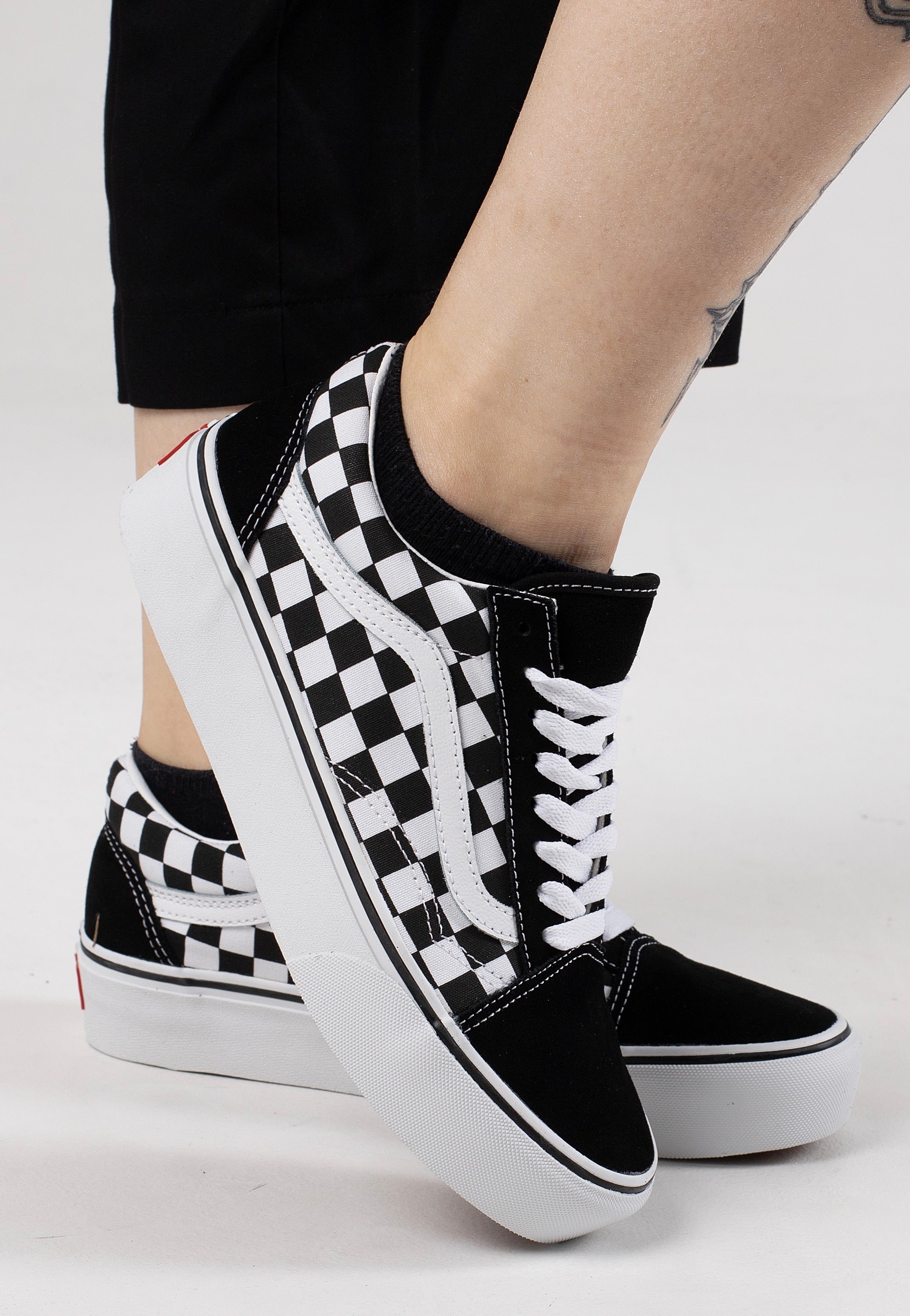 Vans Ward Vans Black And White For Girls Womens Ward Low Vans Top