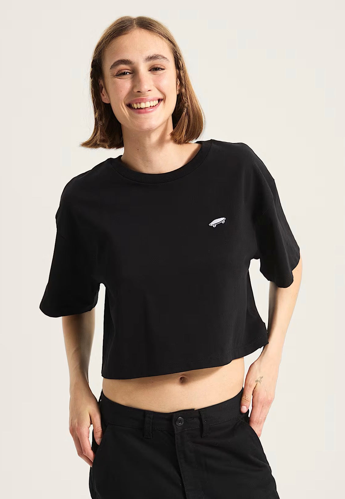 Vans - W Salton Relax Crop Black - T-Shirt | Women-Image