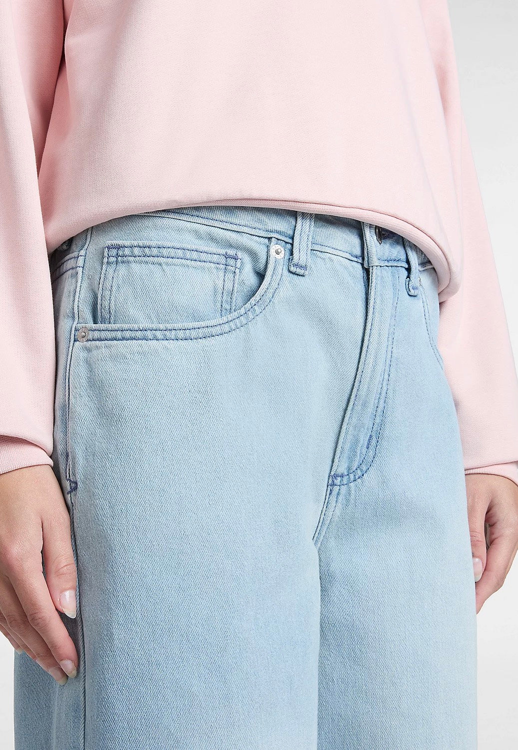 Vans - Sirelle 5 Pocket Puddle Light Stonewash - Jeans | Women-Image