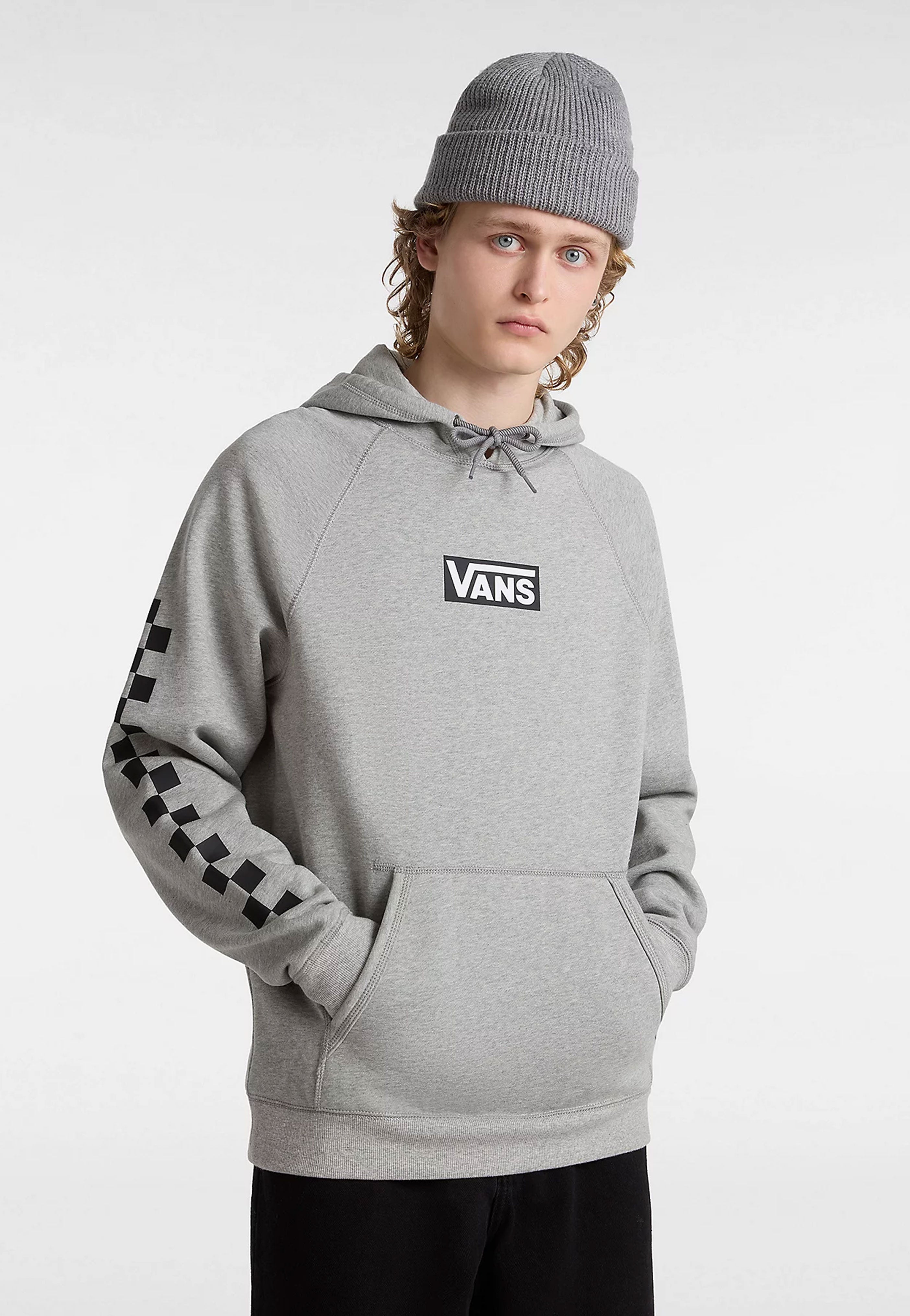 vn0a49snzu8-alt2_68478498-b6b9