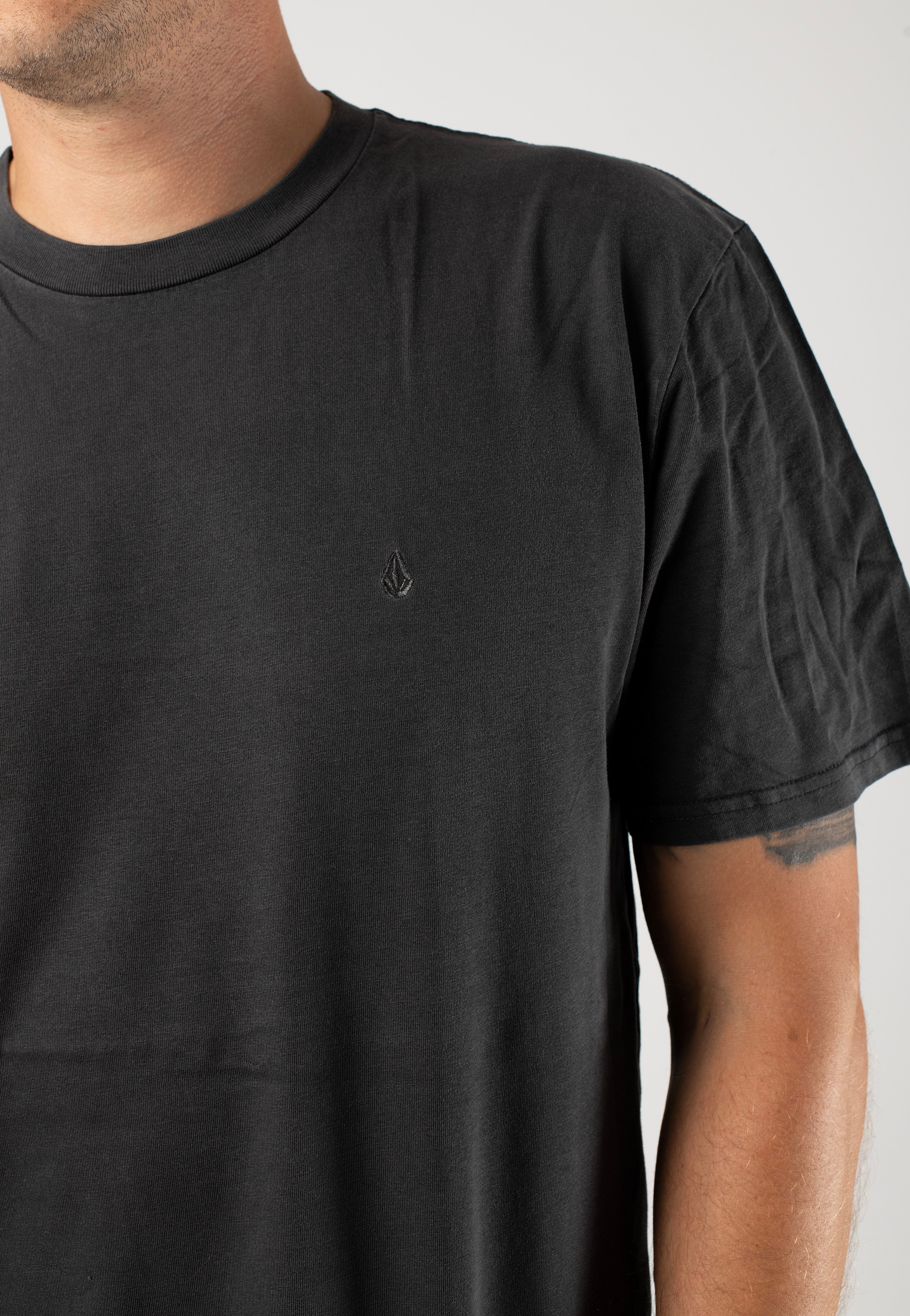 Volcom - Solid Stone Emb Black - T-Shirt | Men-Image