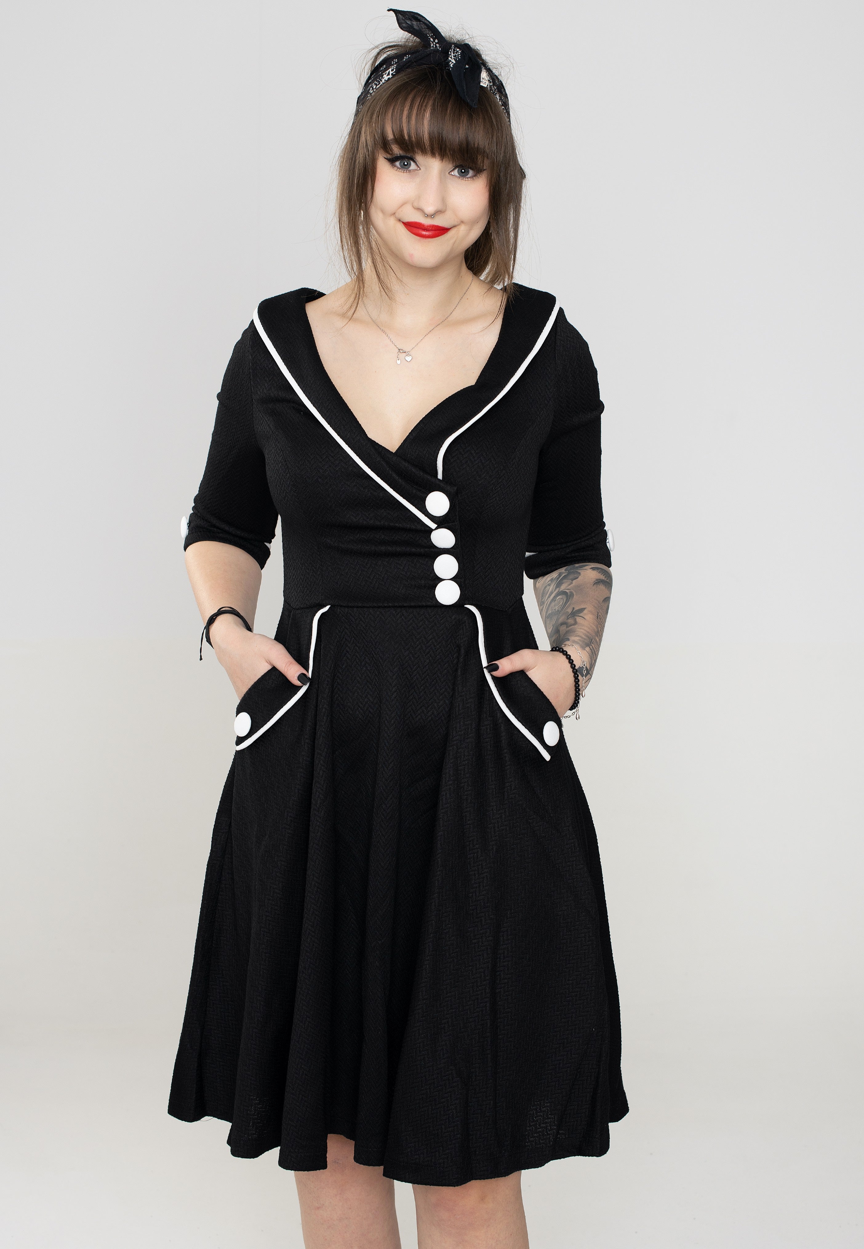 Voodoo Vixen - Marica 1950s Herringbone Wide Collar Black - Dress | Women-Image