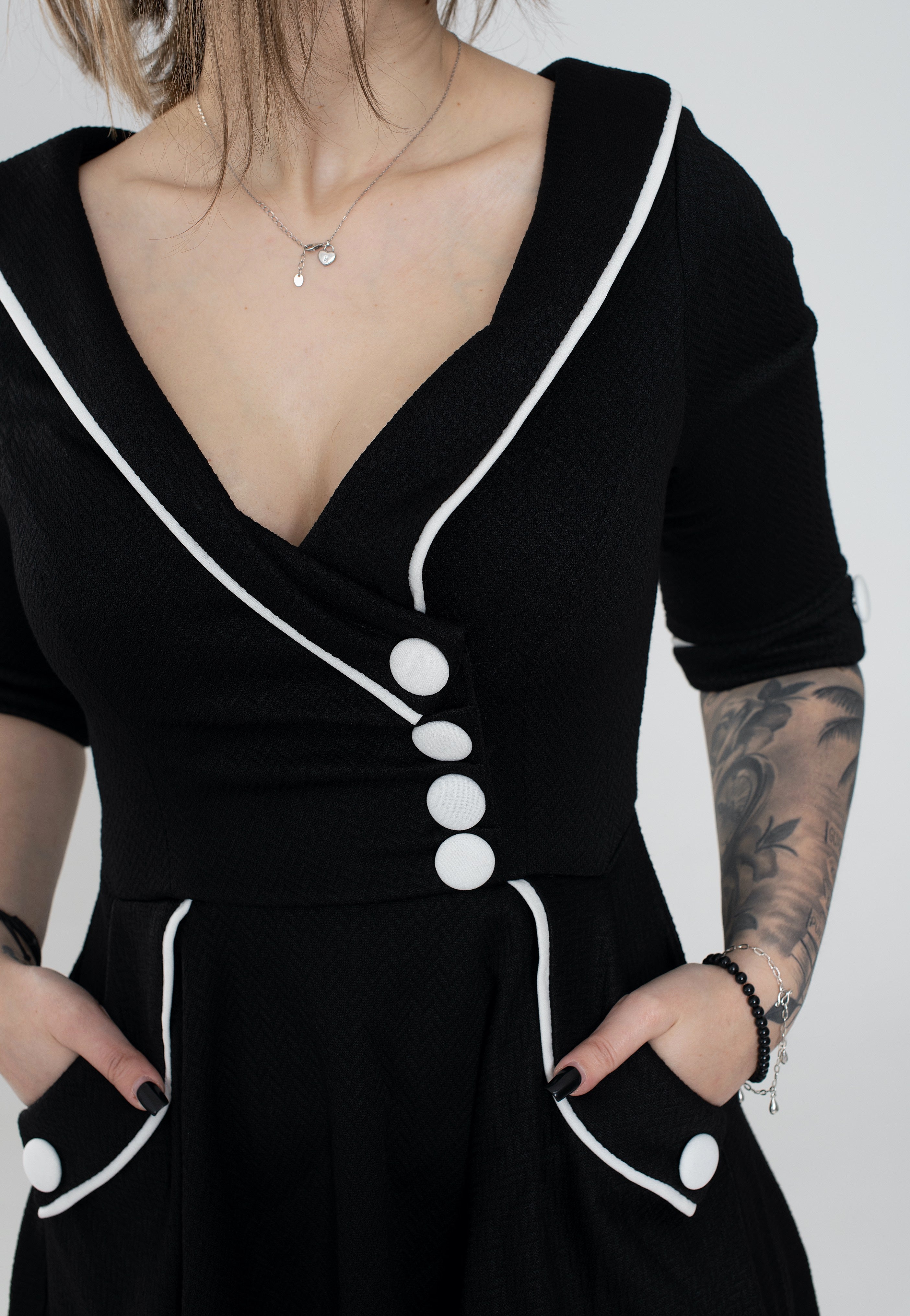 Voodoo Vixen - Marica 1950s Herringbone Wide Collar Black - Dress | Women-Image