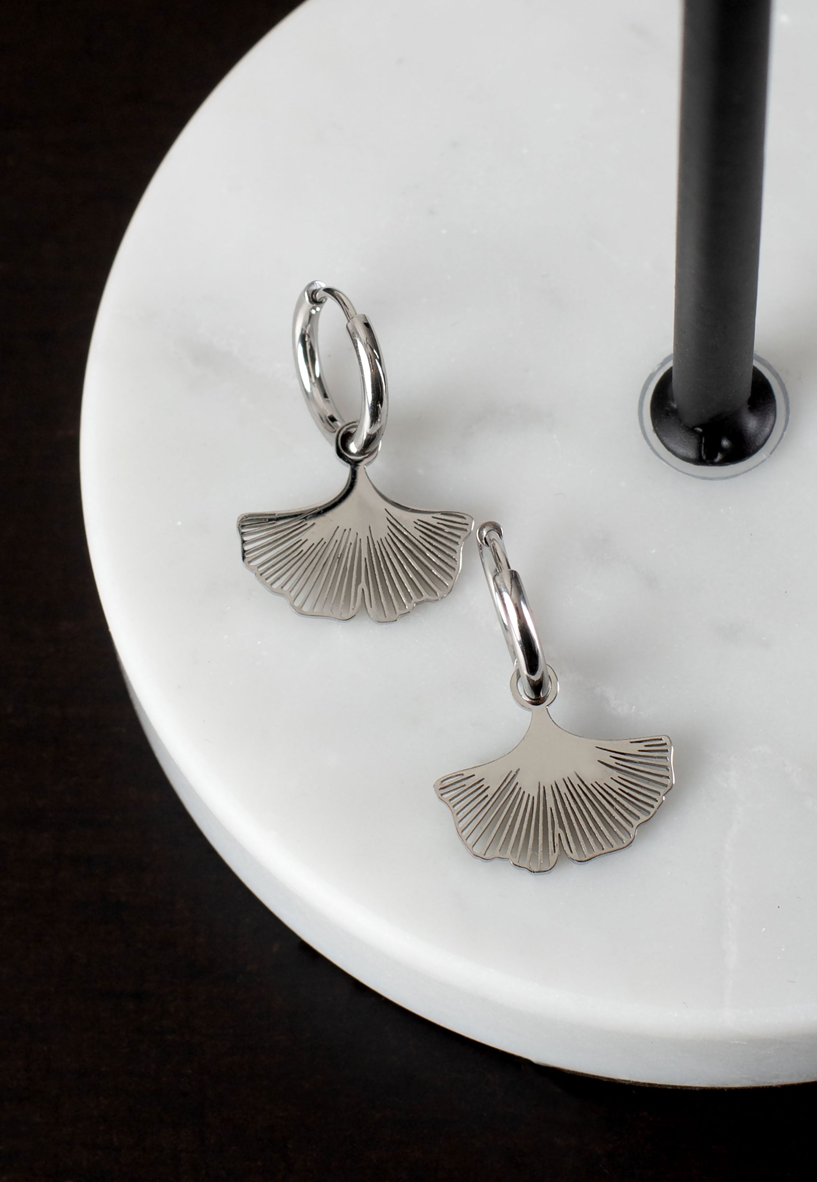 Wildcat - Little Ginkgo Hoops Silver - Earrings | Neutral-Image