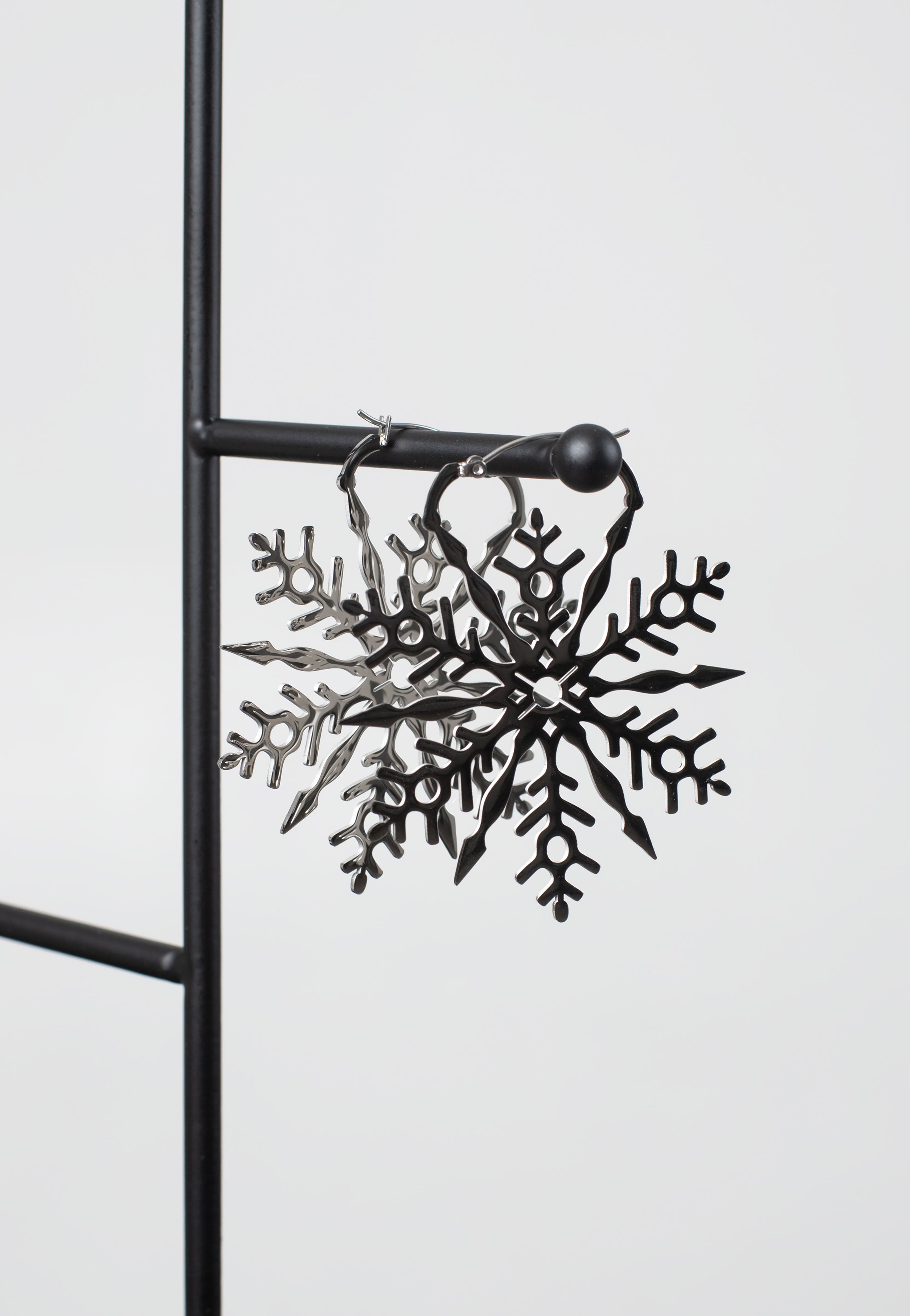 Wildcat - Snowflake Silver - Earrings | Neutral-Image