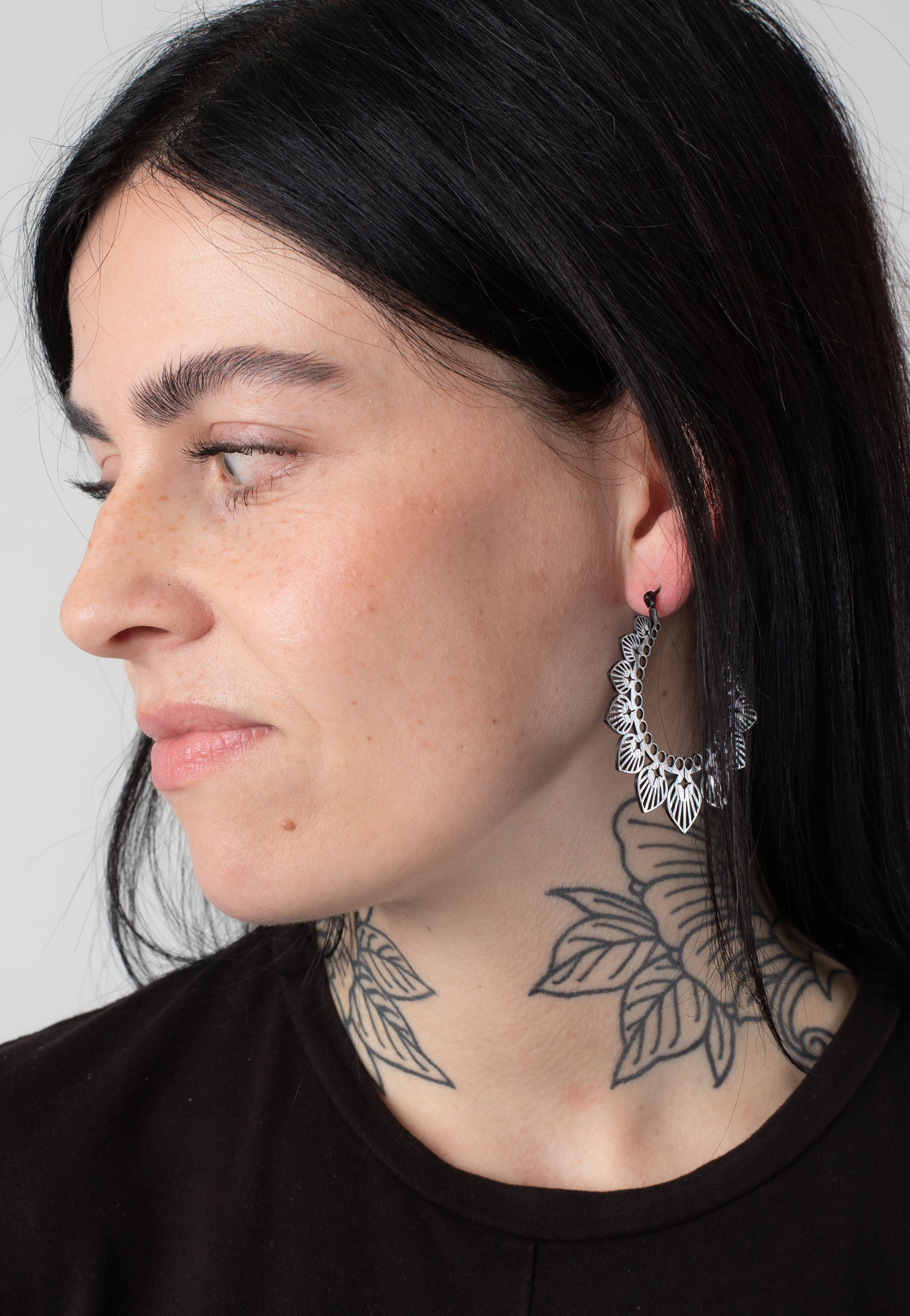 Wildcat - Sunflower Bubble Pairs Black - Earrings | Neutral-Image