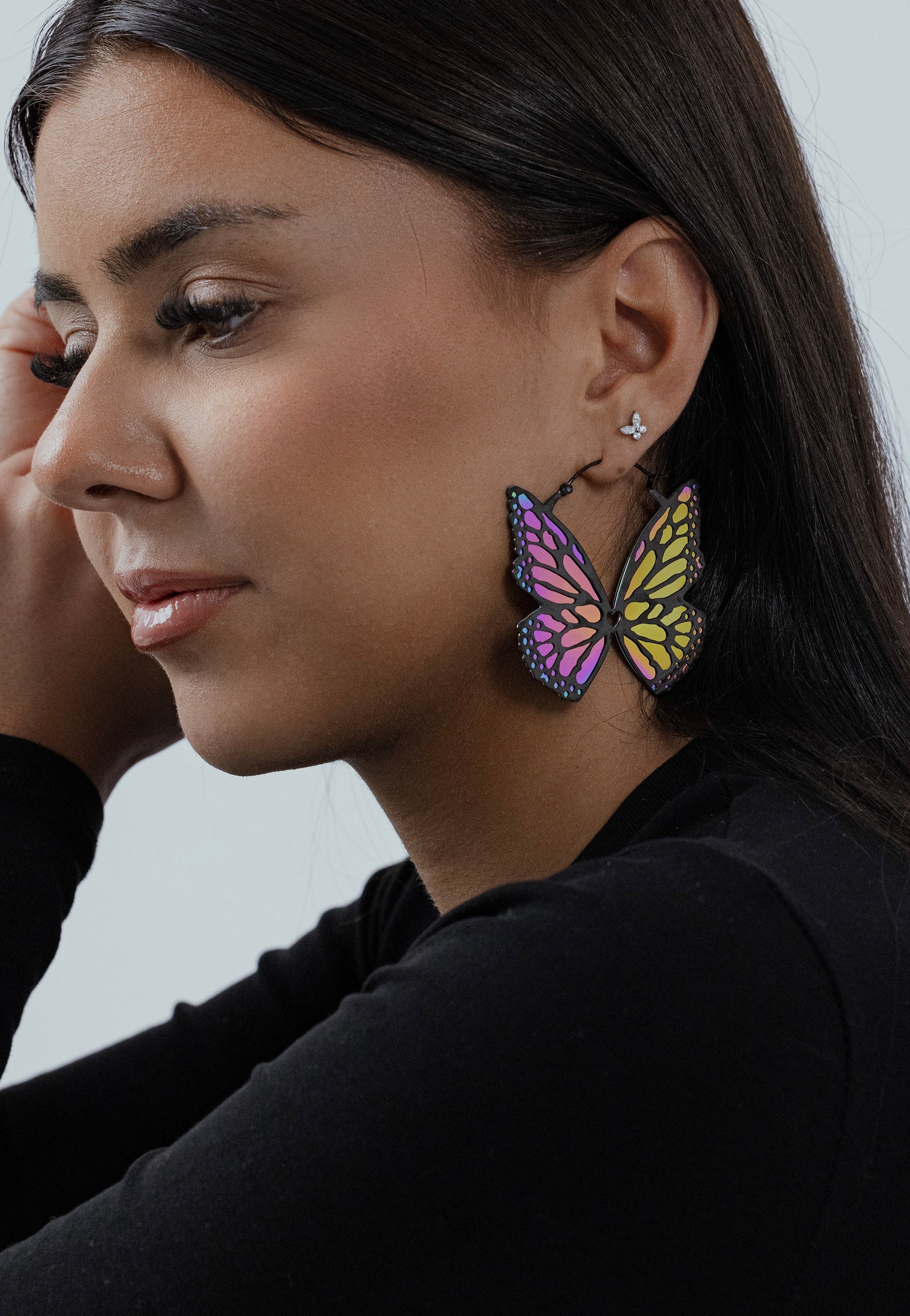 Wildcat - Butterfly Hoops Silver - Earrings | Neutral-Image