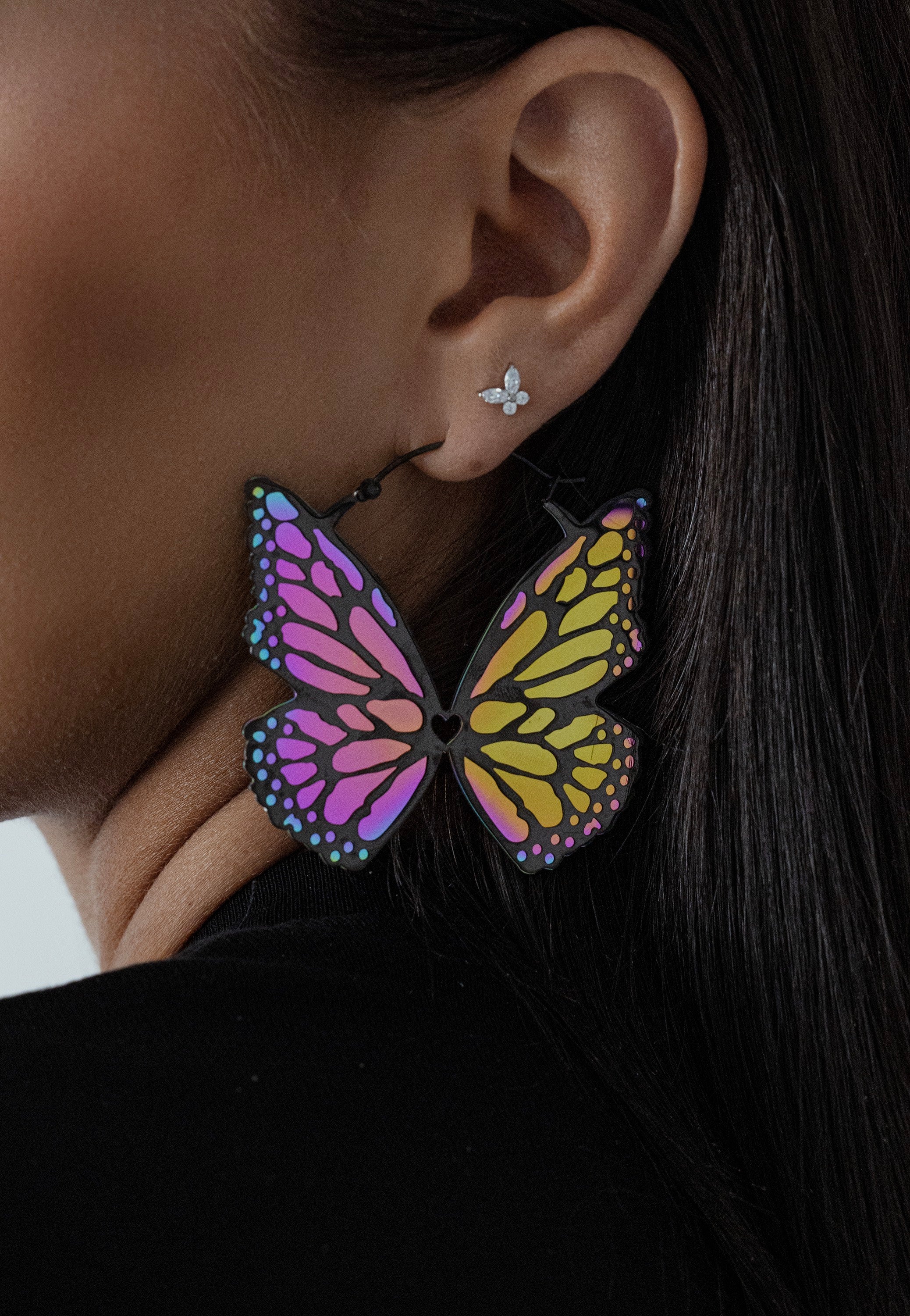 Wildcat - Butterfly Hoops Silver - Earrings | Neutral-Image