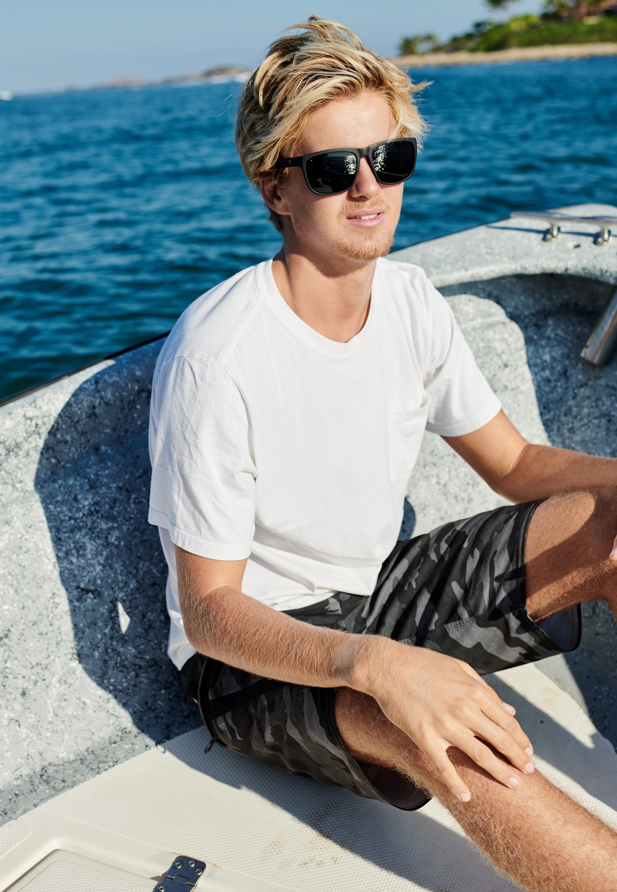 I-Sea - Wyatt Black/Smoke Polarized - Sunglasses | Neutral-Image